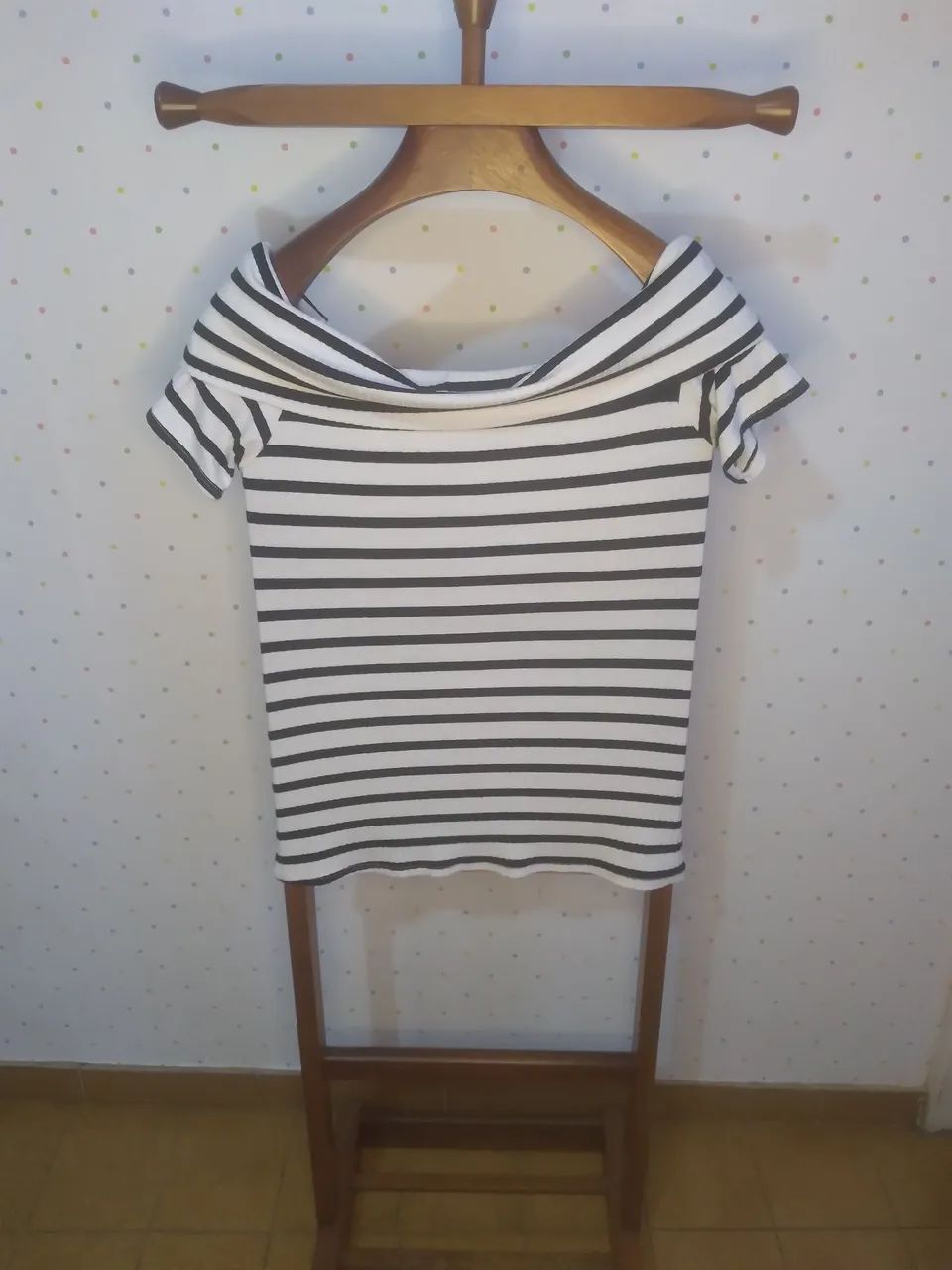 Blusa Listrada Preta e Branca C&A