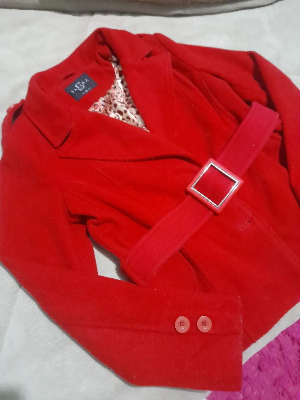 Casaco Vermelho com Cinto Elegante - SARAH