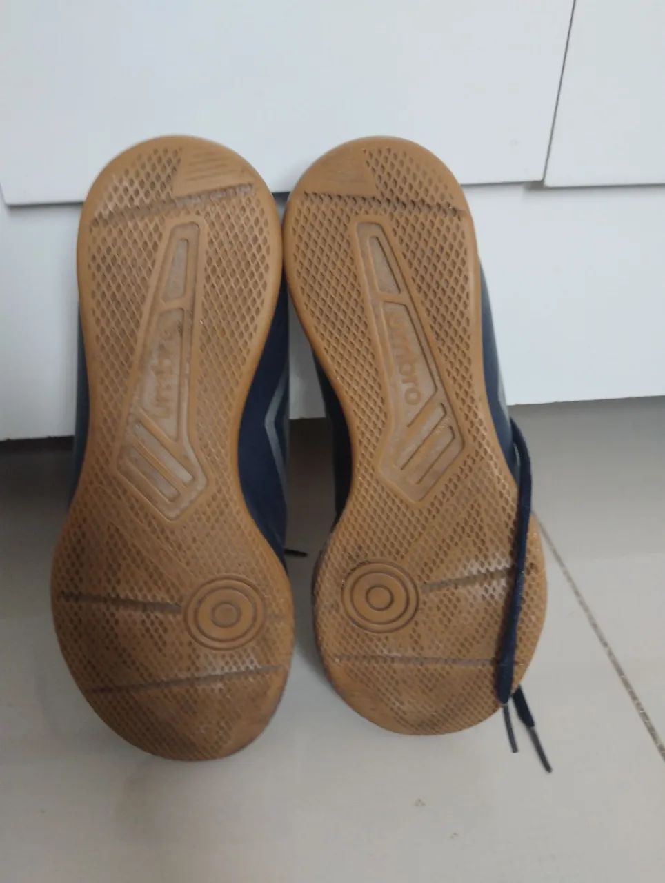 Chuteira umbro OLHE A DESCRIÇÃO  - Foto 5