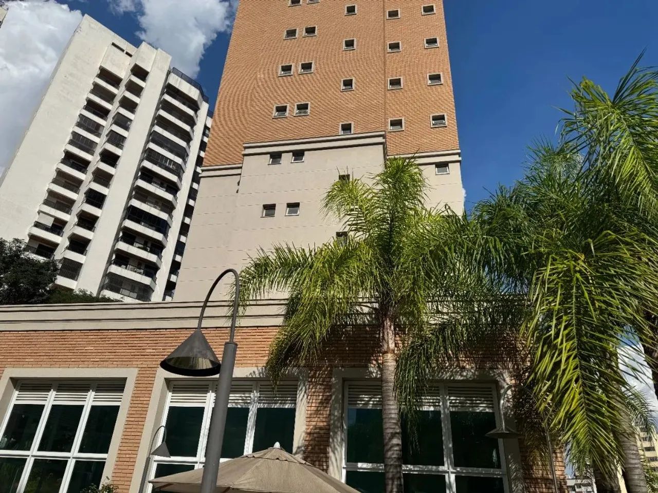 Apartamento tipo para venda com 4 quartos, sendo 3 suítes, 215m² - Foto 2