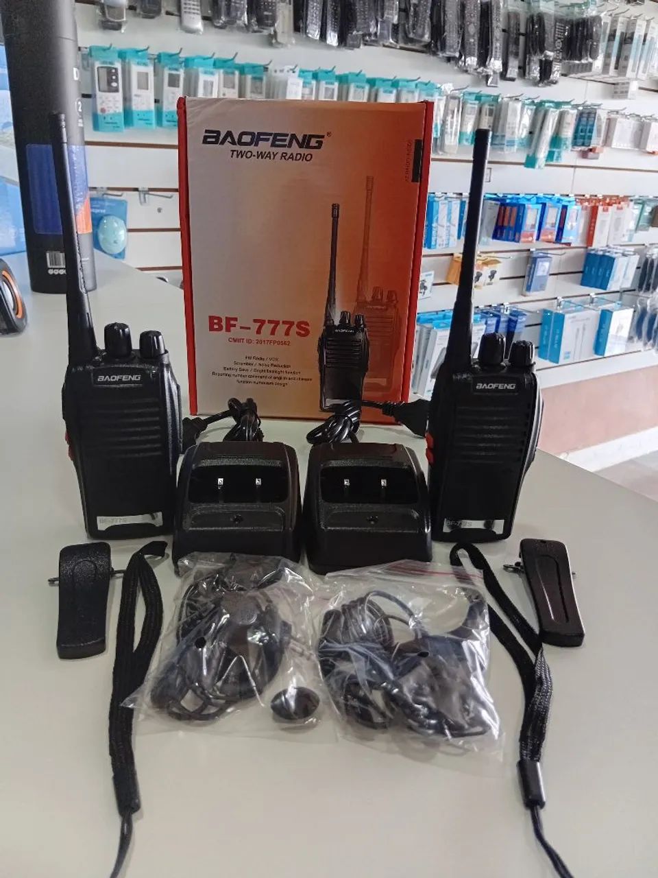 Kit completo de rádios comunicadores .