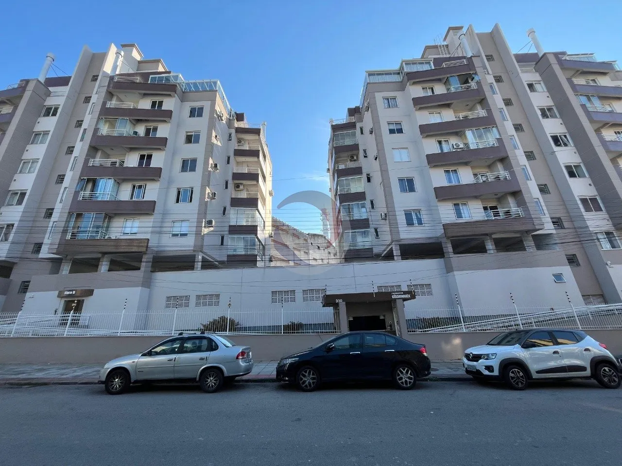 Apartamento semi-mobiliado em Capoeiras