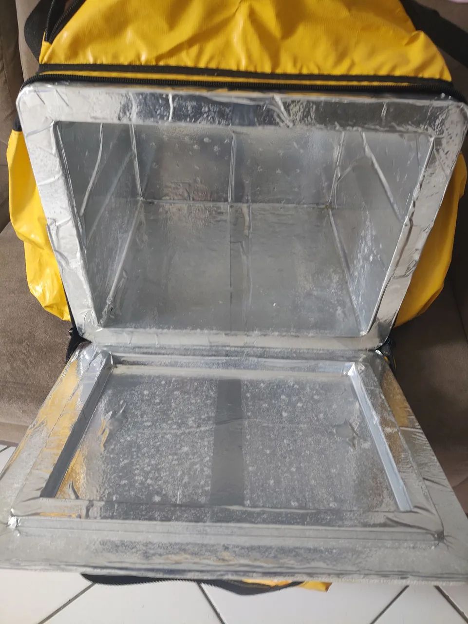Mochila Térmica 99 Food,valor 100 reais. - Foto 4