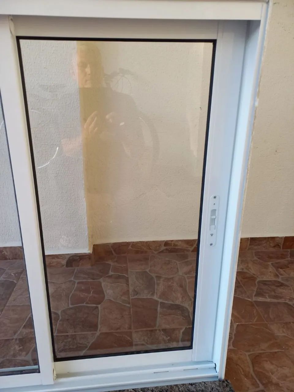 Janela de Alumínio com Vidro e Base wm Mármore  - Foto 5