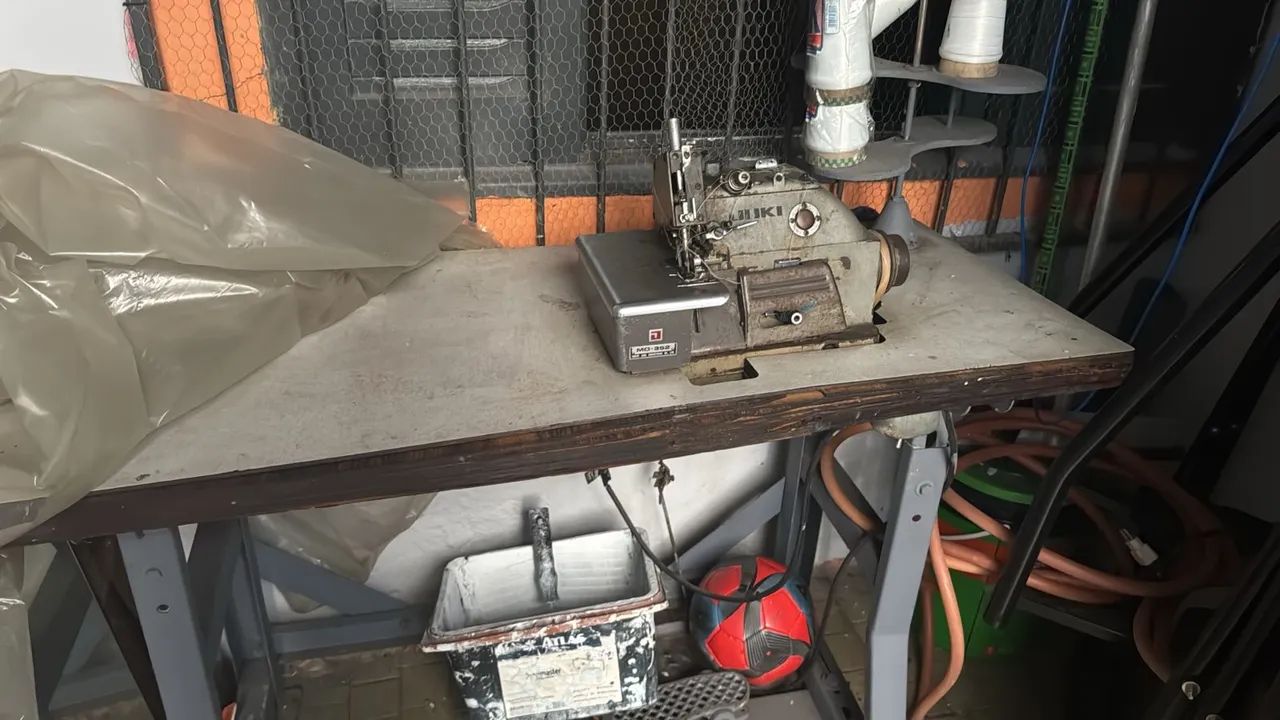 Máquina de Costura Overlock JUKI MO-352