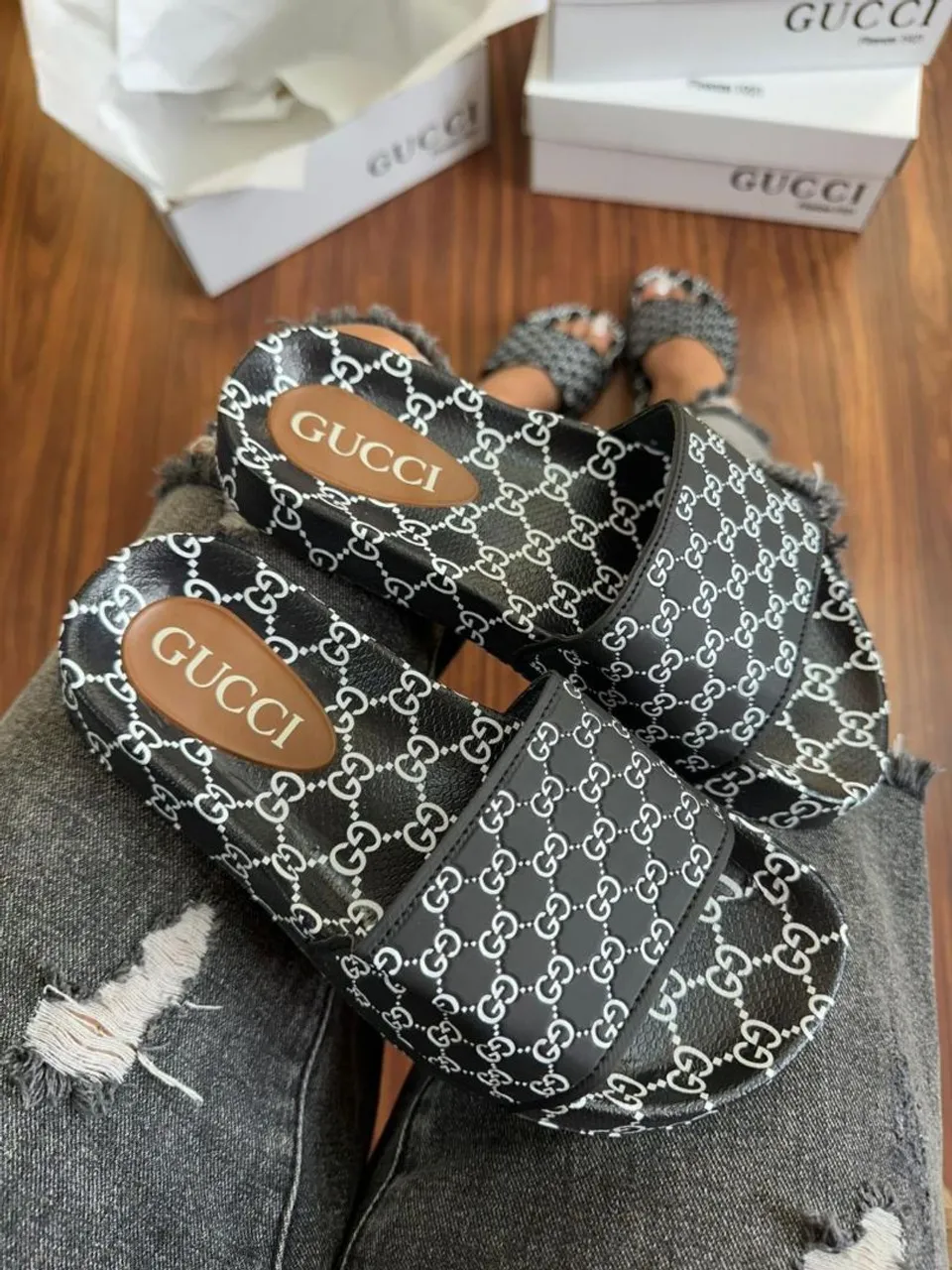 Sandálias Gucci - Conforto e Estilo!