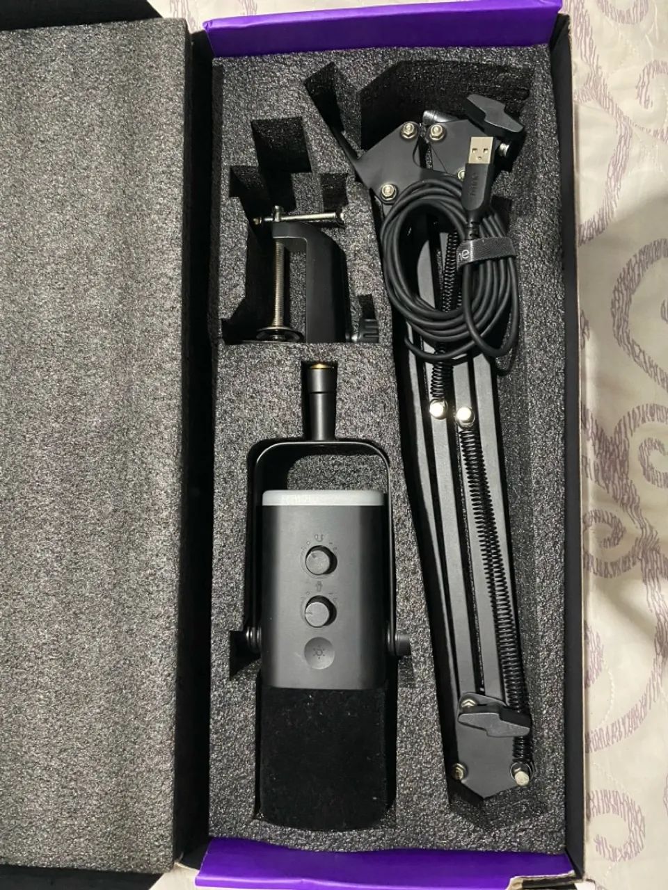 Microfone Profissional com Braço Articulado - Novo! - Foto 3