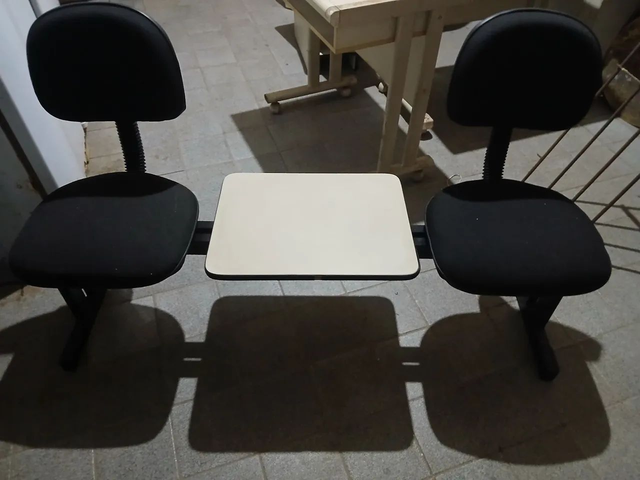 LONGARINA COM 2 CADEIRAS  - Foto 2