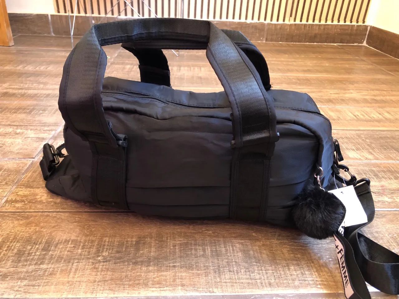 Bolsa de ombro preta com pedrarias - Foto 5