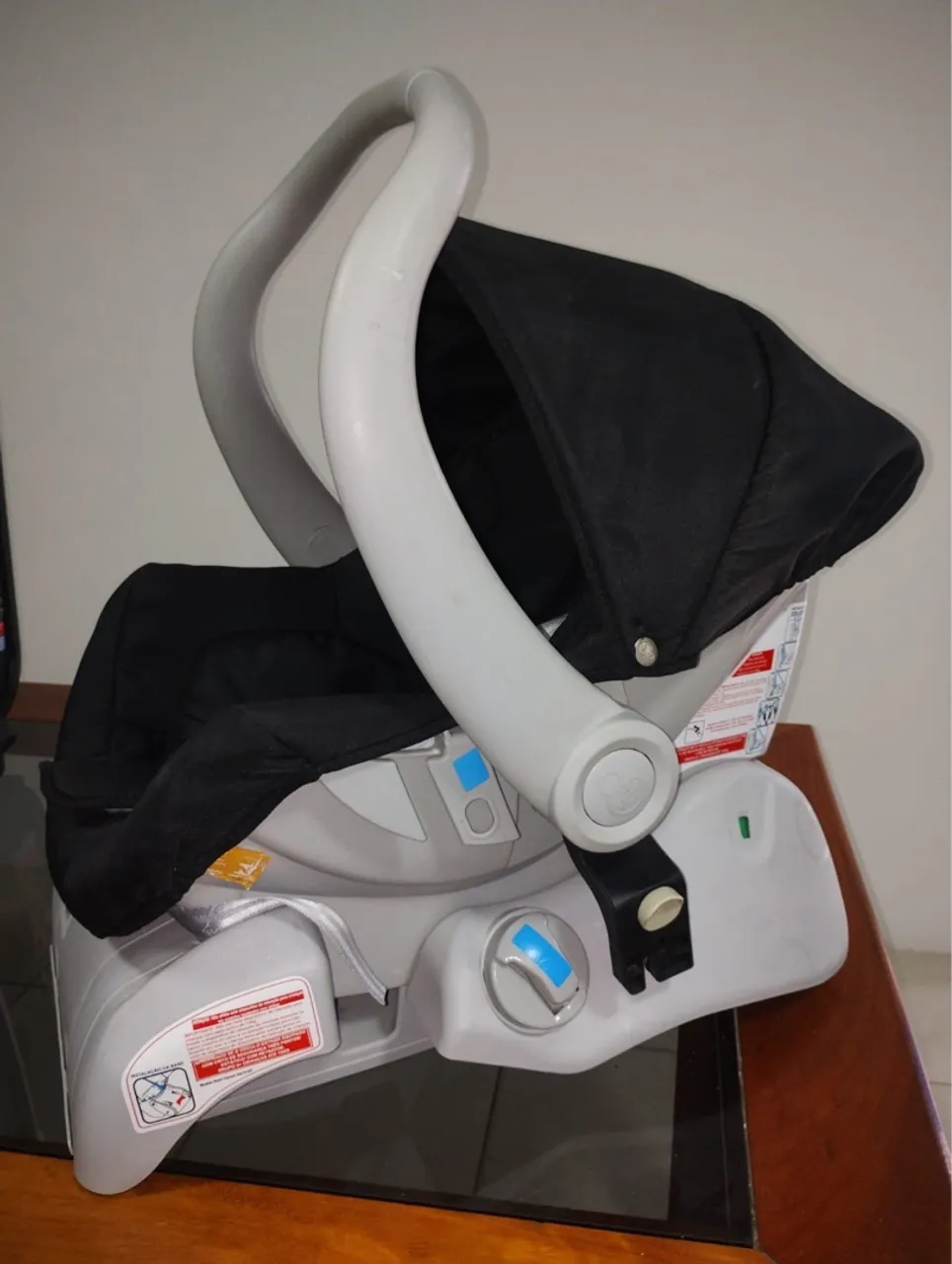 Vendo bebê conforto, cadeirinha e carrinho