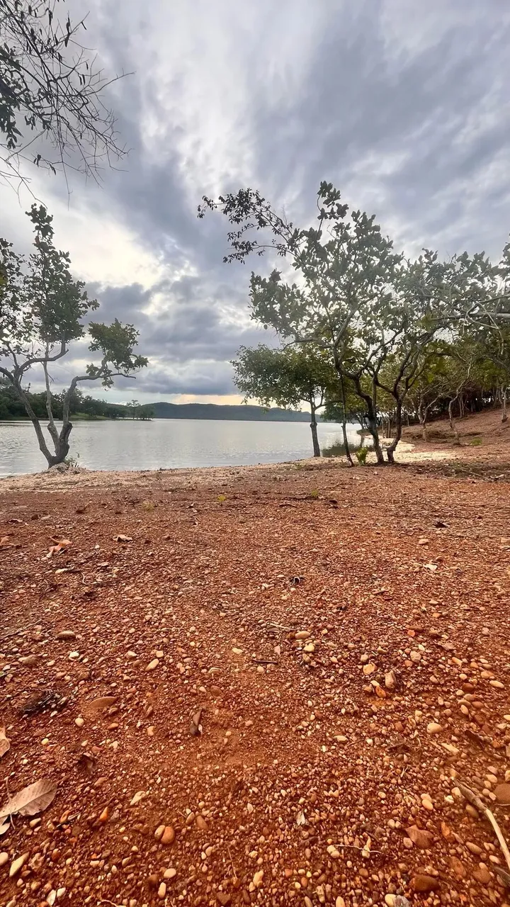 Chácara beira lago, sentindo Lageado c Área privativa km 31