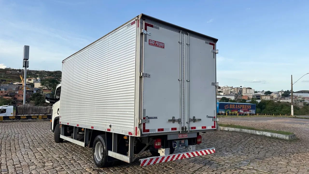 VW 6160 baú ano 2022 Novíssimo diferenciado  - Foto 3