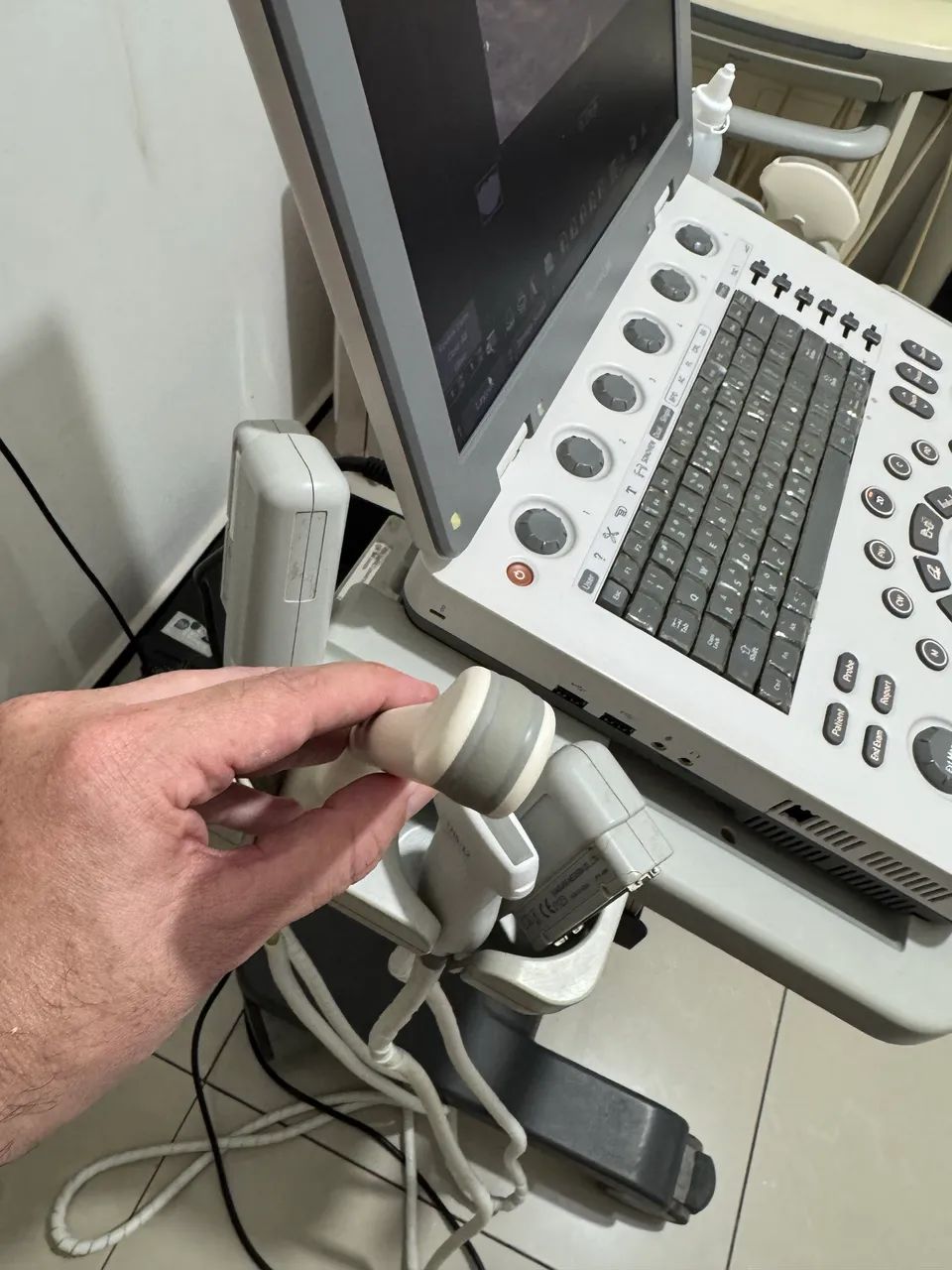 Aparelho de ultrassom portátil  - Foto 4