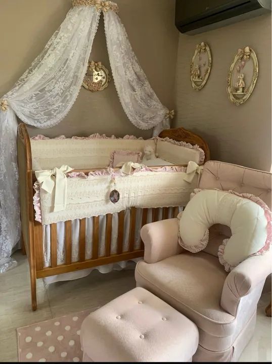 Berço Capitonê Tulipa Baby linha Luís XVII