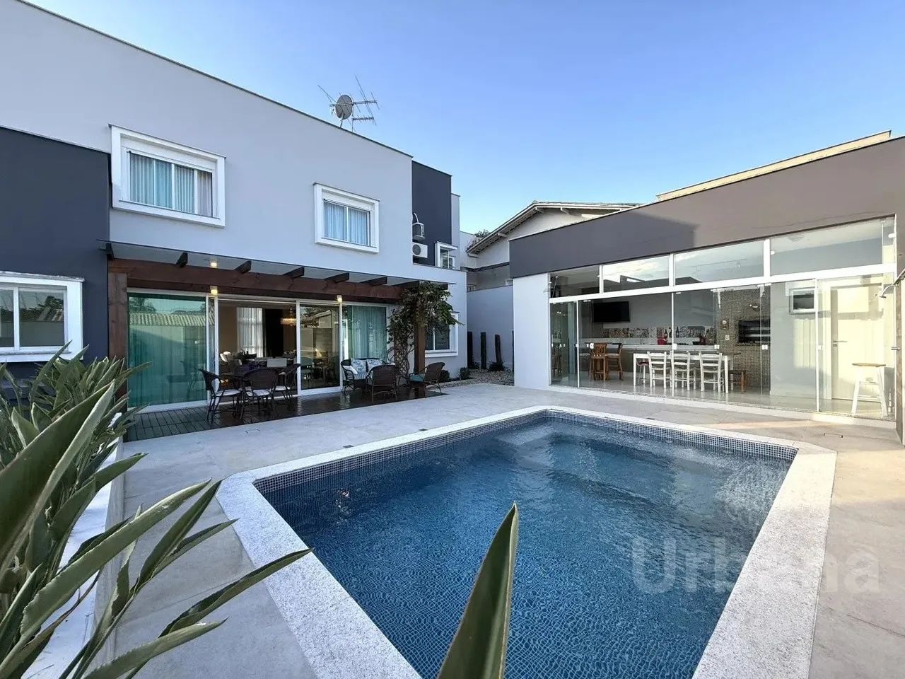 Casa com piscina no Amizade - Jaraguá do Sul | Imobiliária Urbana - Foto 2