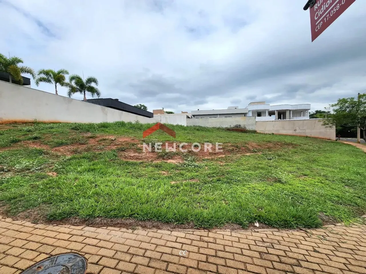 Lote em condomínio em Rua Nakhel Ibrahim Tanash Toubia - Residencial Villa Dumont - Bauru/