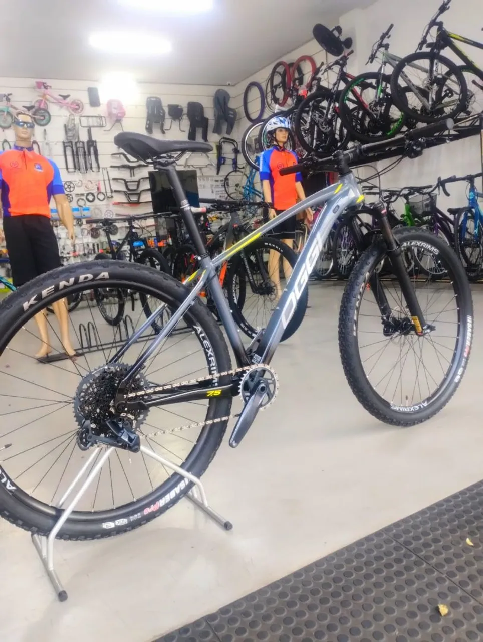 Bicicleta OGGI 7.5 com Seguro gratis.