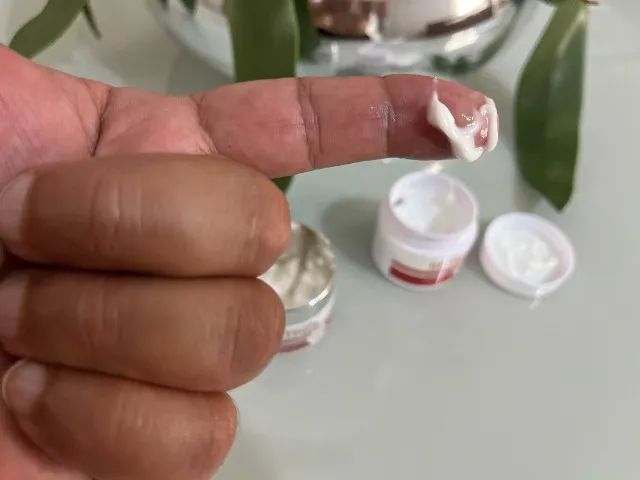 Creme rejuvencedor hidratante facial  Colágeno e com Retinol, iluminador da pele - Foto 3