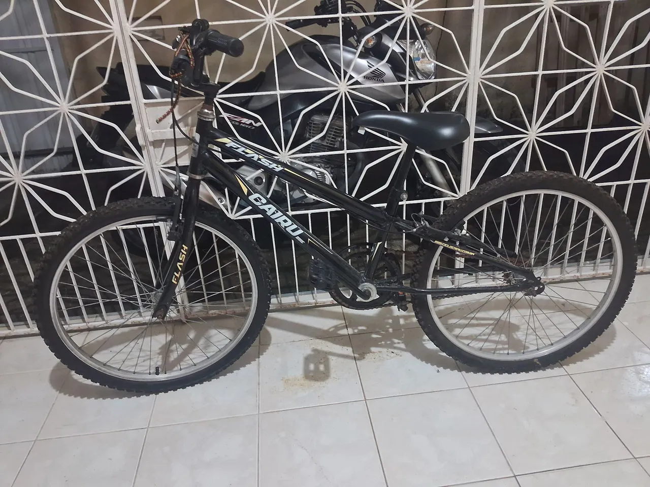 Bicicleta Aro 24 Flash Cairu