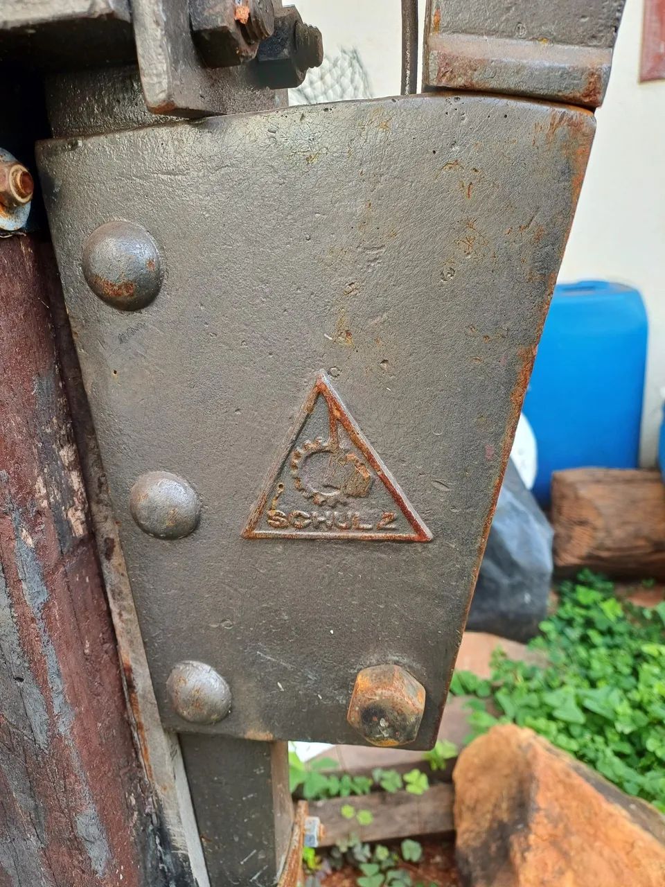 Morsa de ferreiro de rabicho antiga. - Foto 5