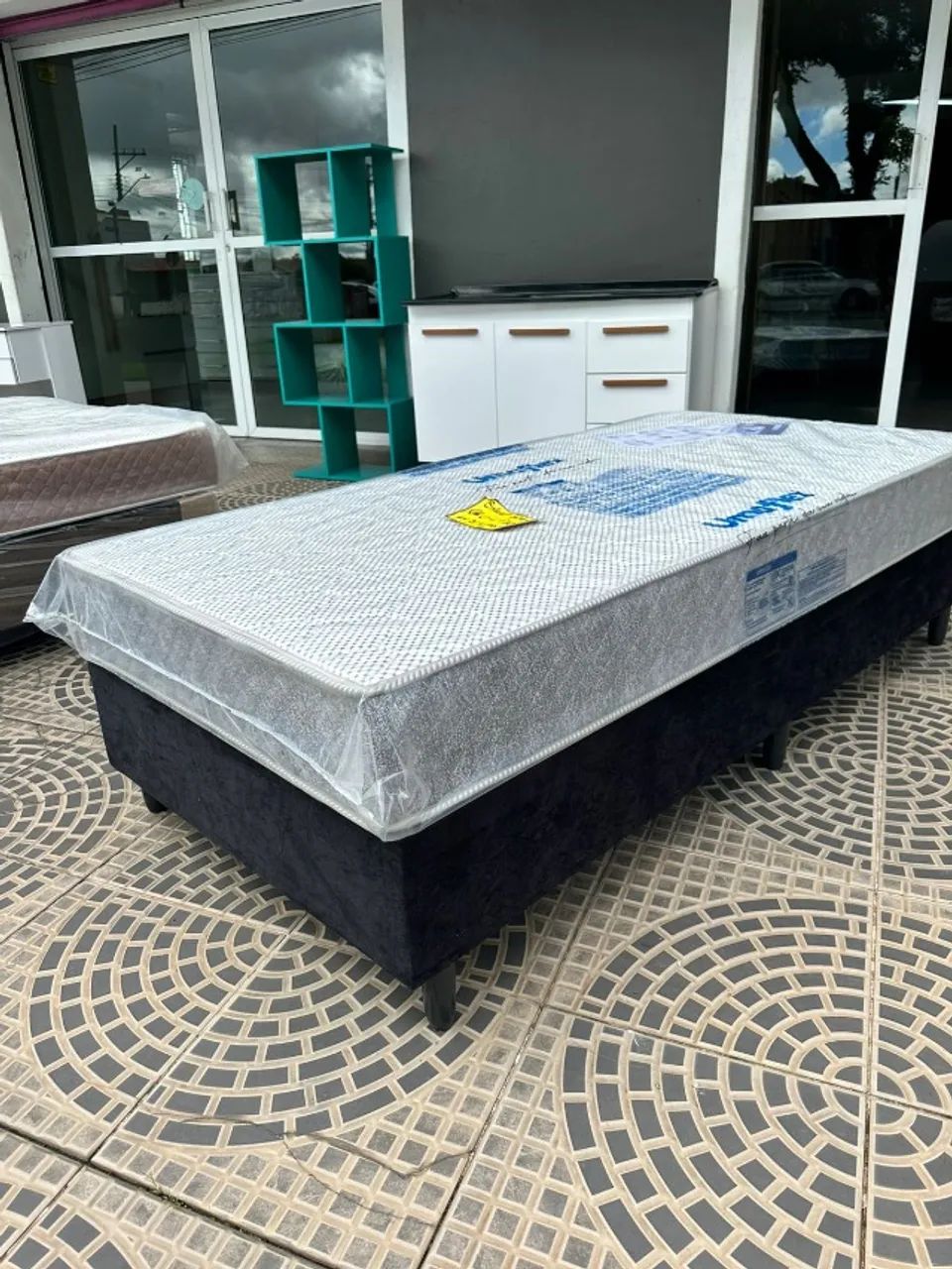 Cama box + colchao de mola ensacada solteiro