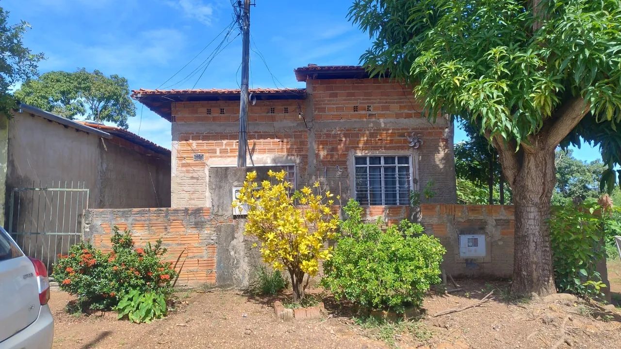 Vendo casa, com 2 kit Net no lote. - Foto 2