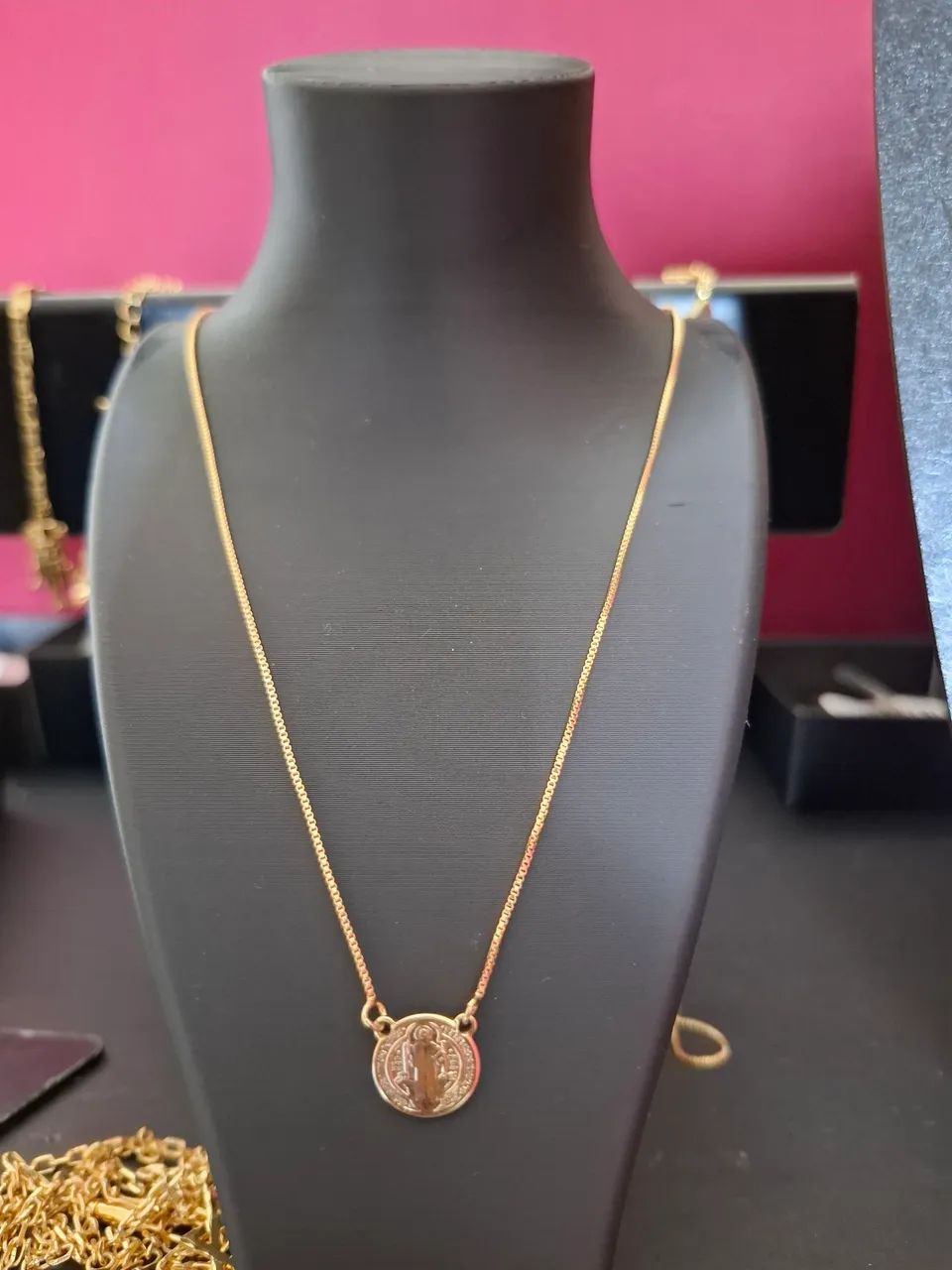 Escapulário São Bento Banhado a Ouro 18K  - Foto 2