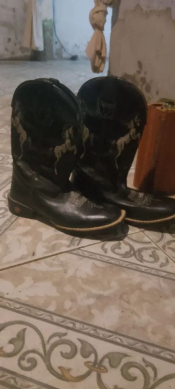 Vendo bota de couro John country 