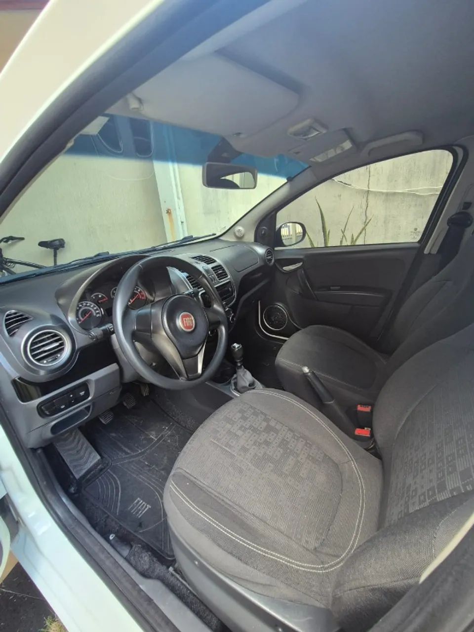 Fiat Palio Attractive 1.0 EVO Fire Flex 8V 5P 2017 - Foto 4