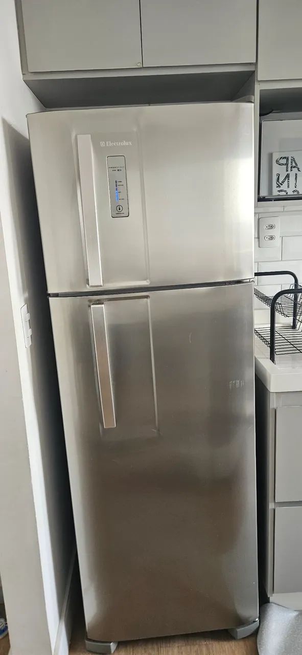 Geladeira Electrolux 370L Frost Free Inox - Funcionando Perfeitamente
