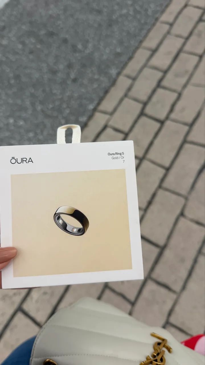 Vendo oura ring 5 dourado tamanho 6, 7 e 8 