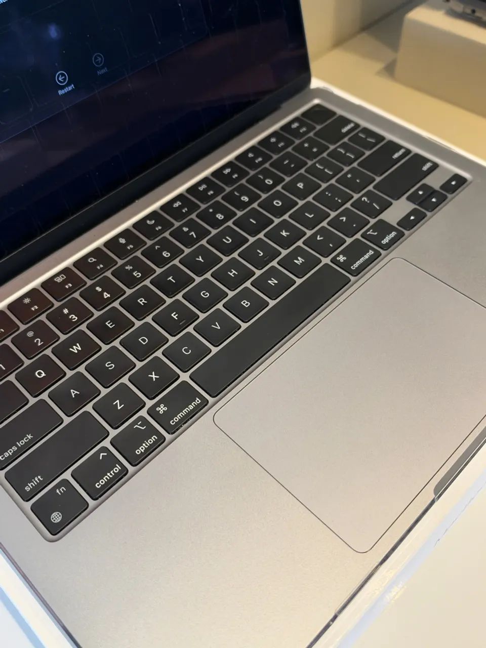 MacBook Air M3 | Estado de zero - Foto 2