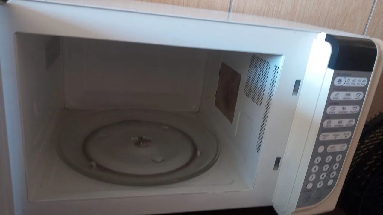 Microondas Eletrolux 30L litros Branco  - Foto 3