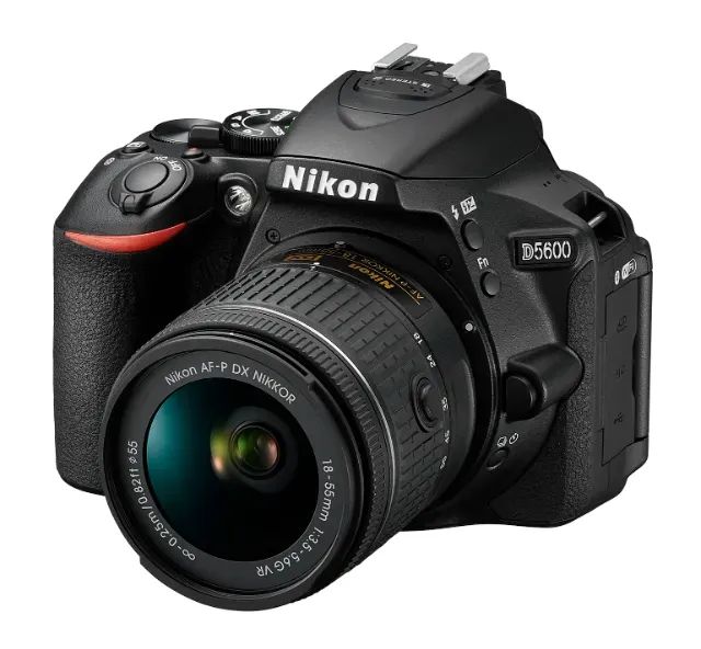 Nikon D5600 AF-S DX 18-140mm ➕SB-500 Nikon DSLR D5600 AF NIKKOR 18-140mm NOVA quase sem uso - Câmeras e