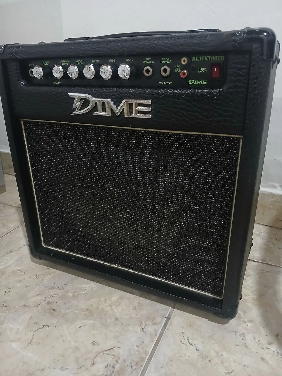 caixa para guitarra dime blacktooth  amplificada  