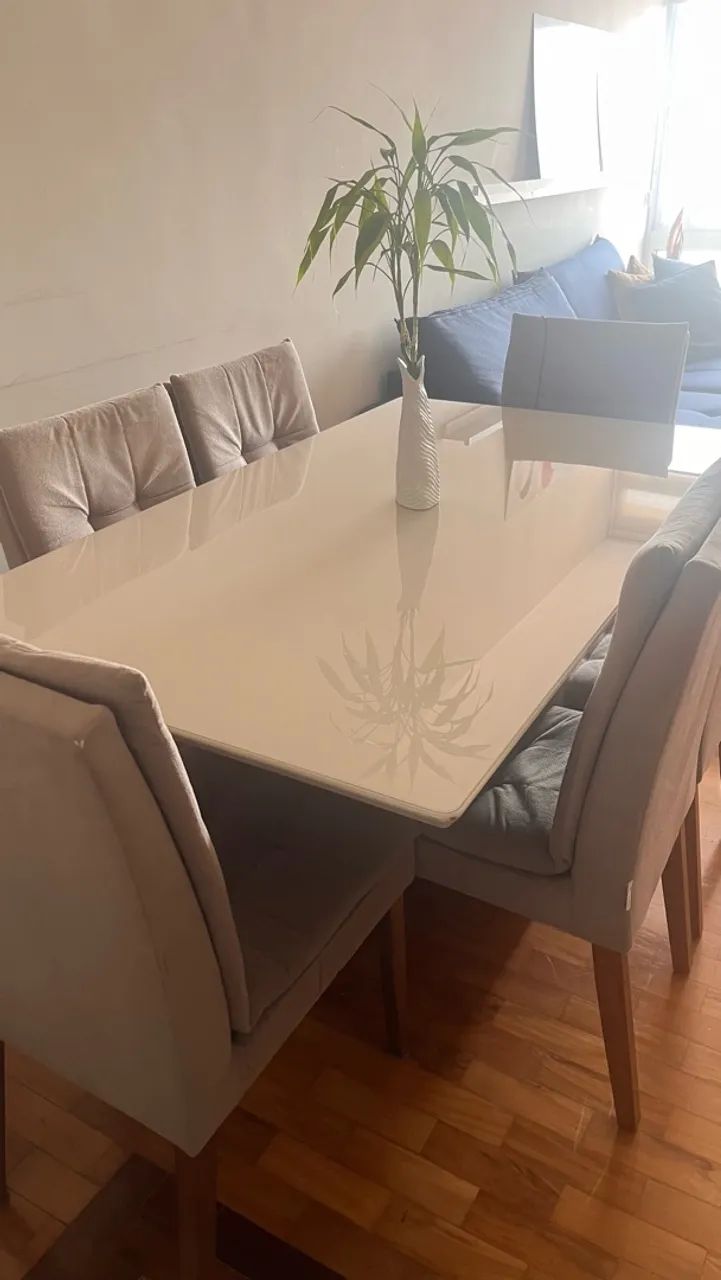 Mesa de jantar com 6 cadeiras