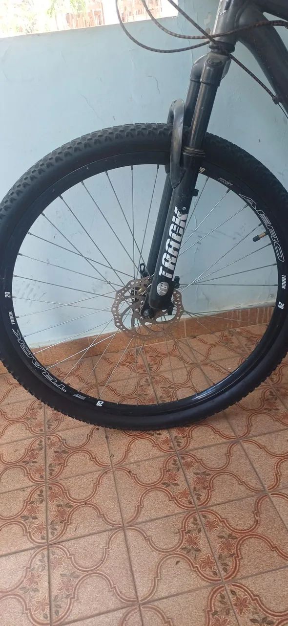 Vendo bicicleta track aro 29 - Foto 3