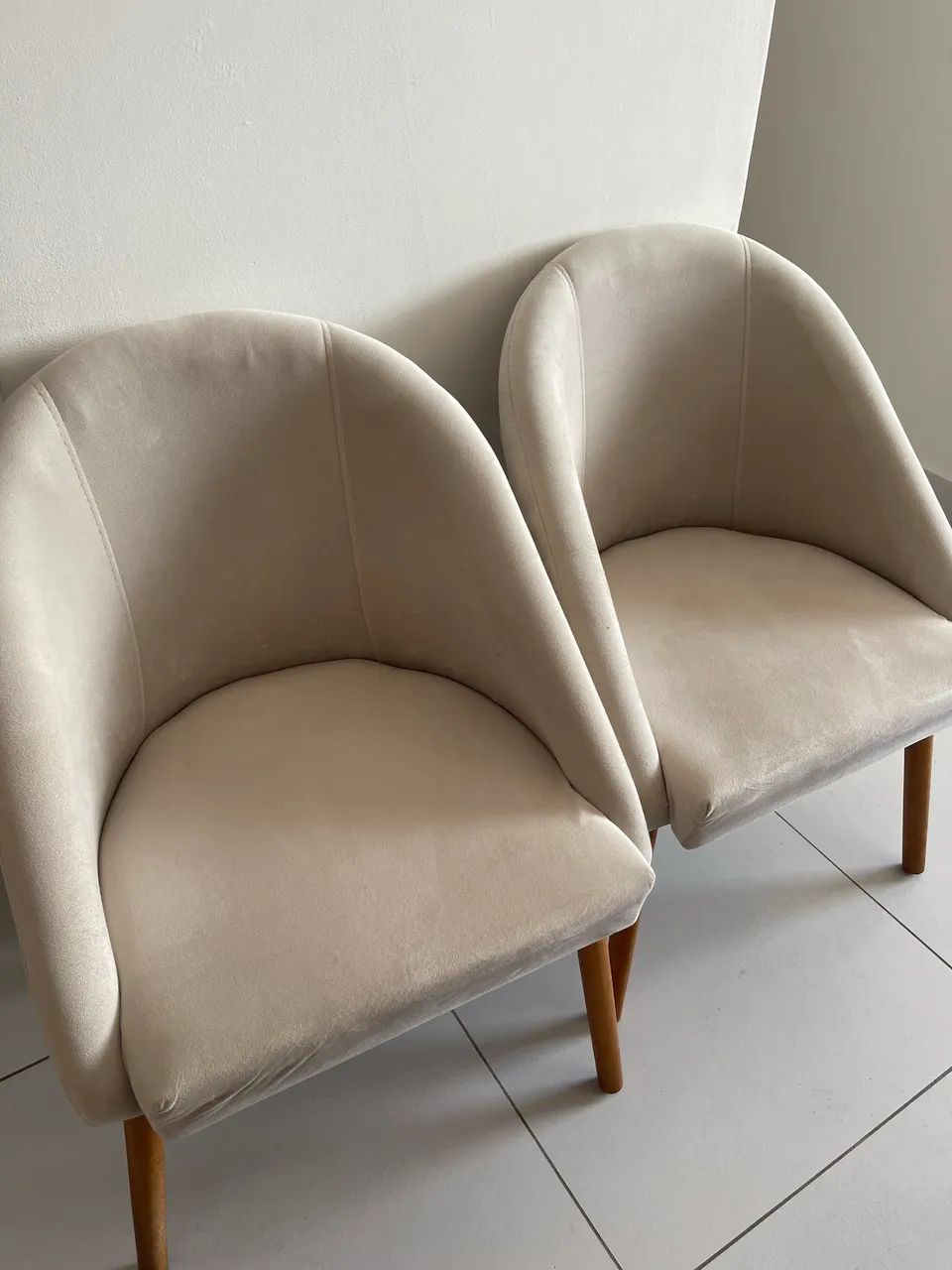 Poltronas na cor bege. - Foto 4