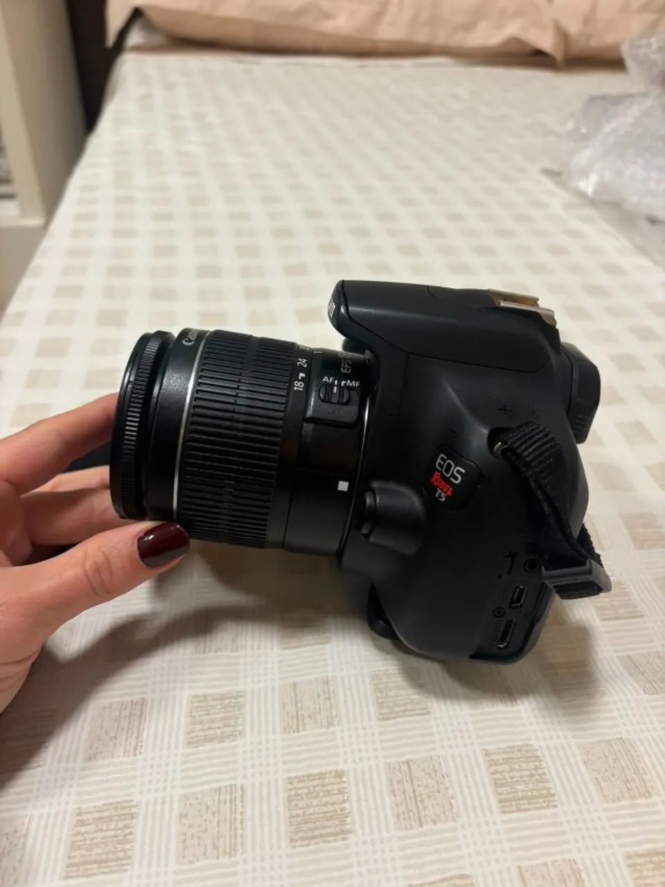 Camera Canon T5 (pouco usada) com tripé - Foto 5