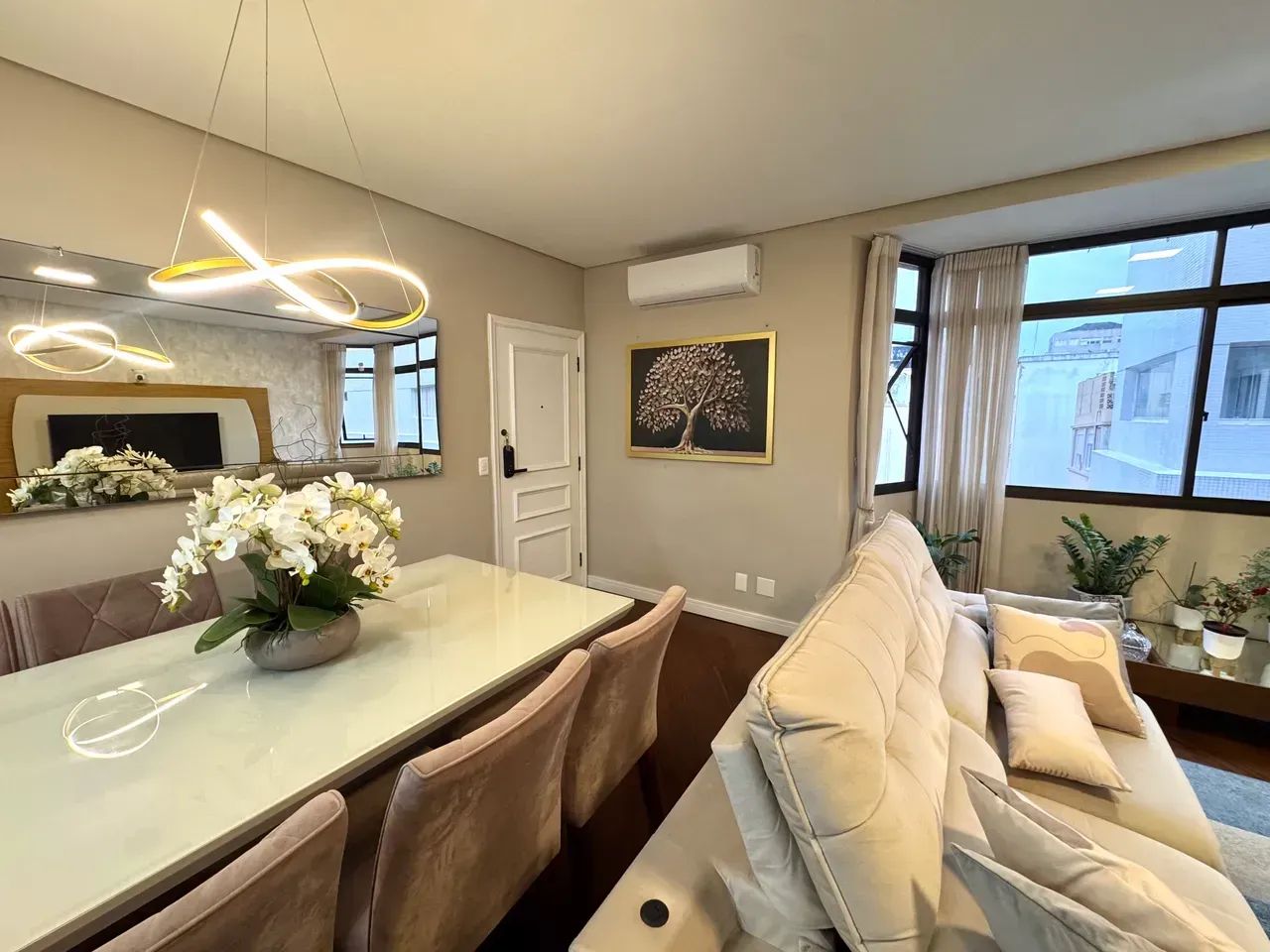 Este elegante apartamento de 117m² une espaço, conforto e praticidade - Foto 2