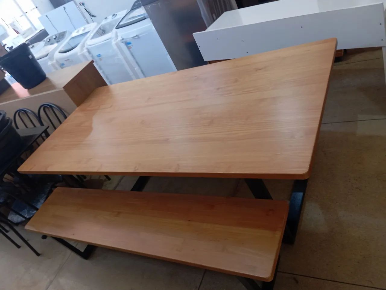 Mesa nova de madeira,super resistente e elegante  - Foto 2