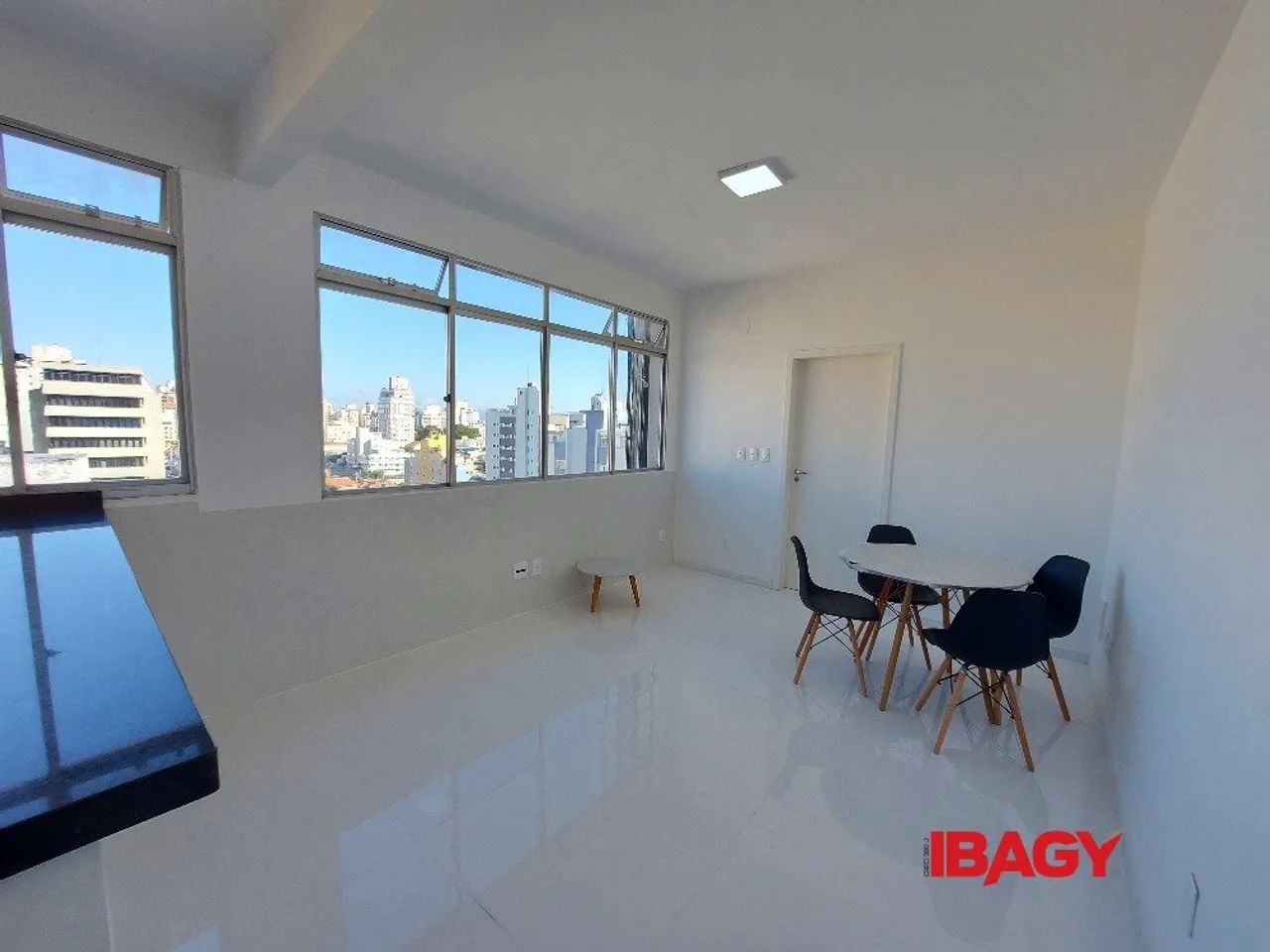 Excelente Apartamento 2 dormitório(s) em Centro - Florianópolis - Foto 3