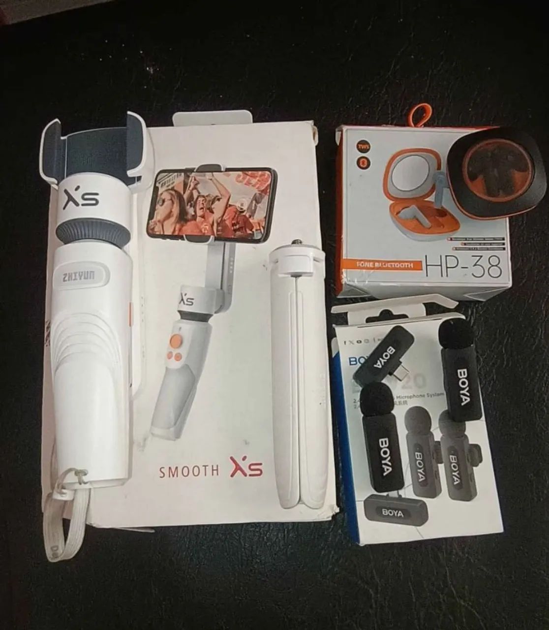 Boa tarde seu celular e microfone de lapela boya