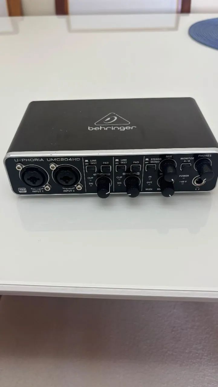 Interface de Áudio Behringer U-Phoria UMC204HD 