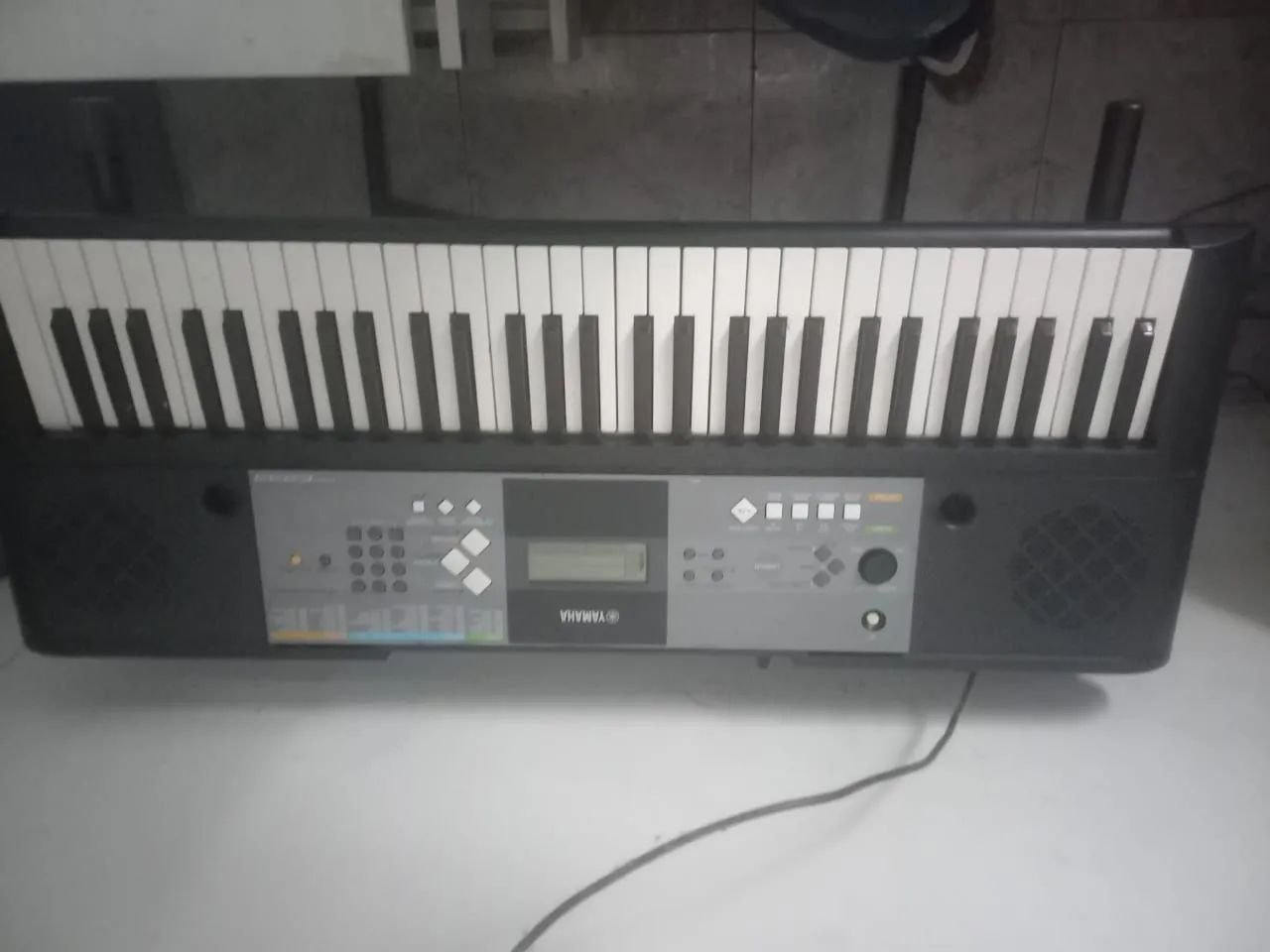 Teclado Yamaha E233 - Foto 3