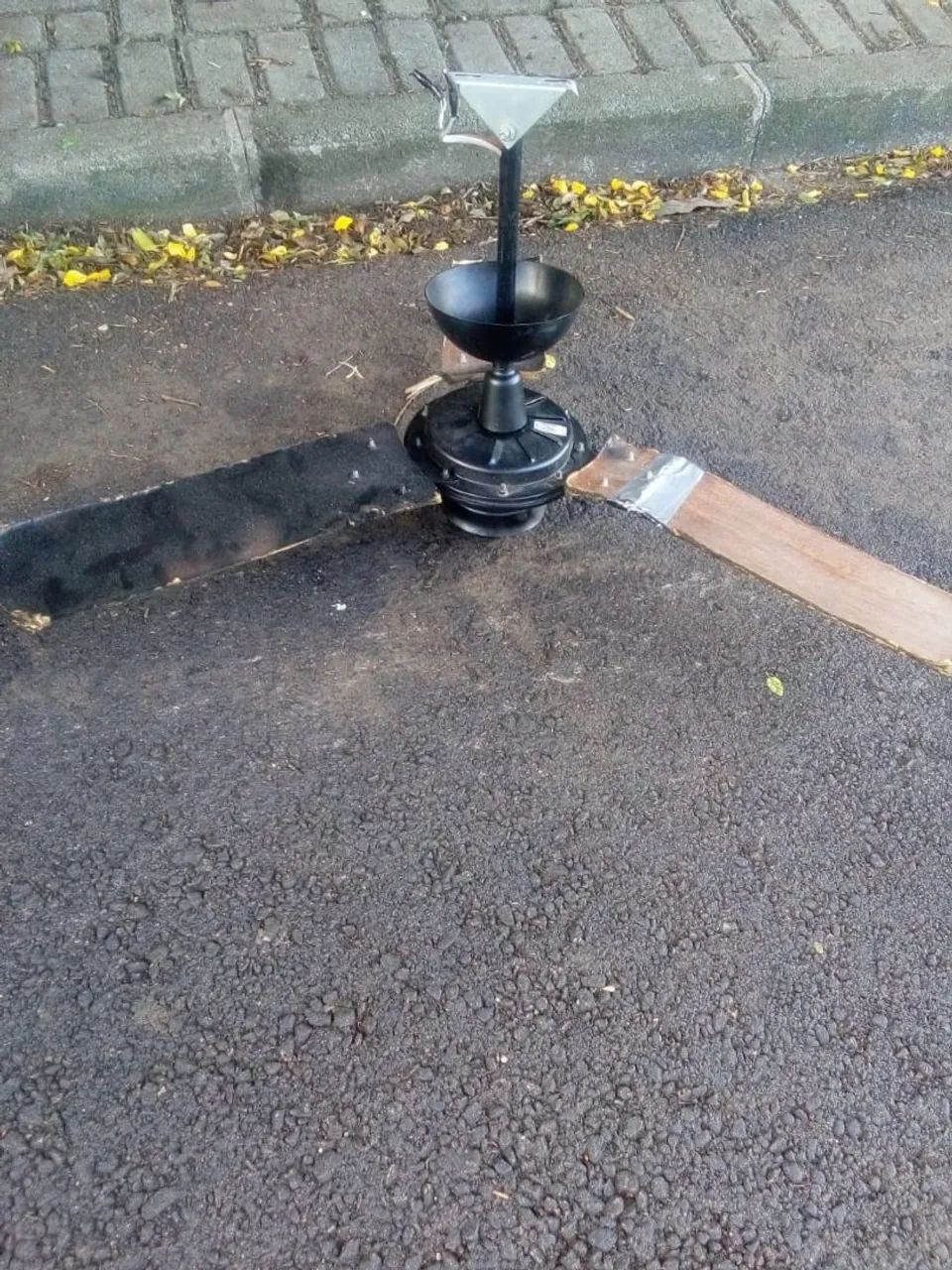 Ventilador de teto ventisol grande 170 reais 