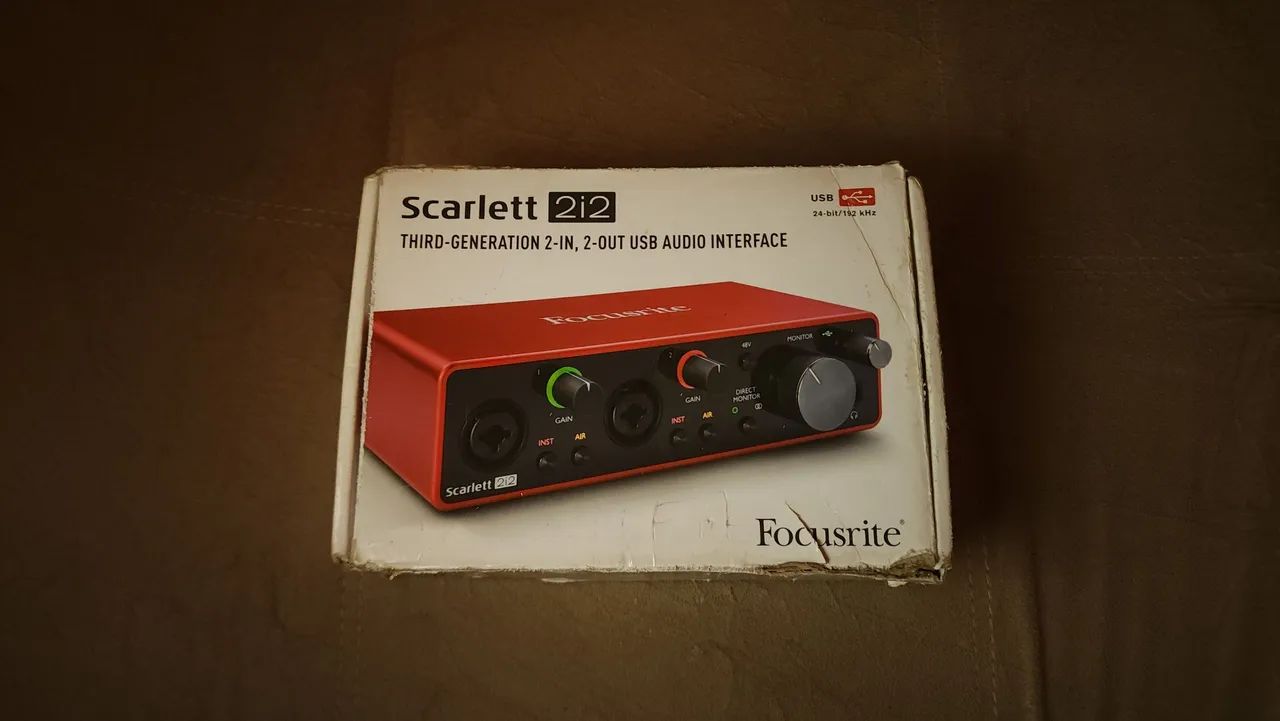 Focusrite Scarlett 2i2 3rd Gen Impecável + Caixa - Equipamentos e