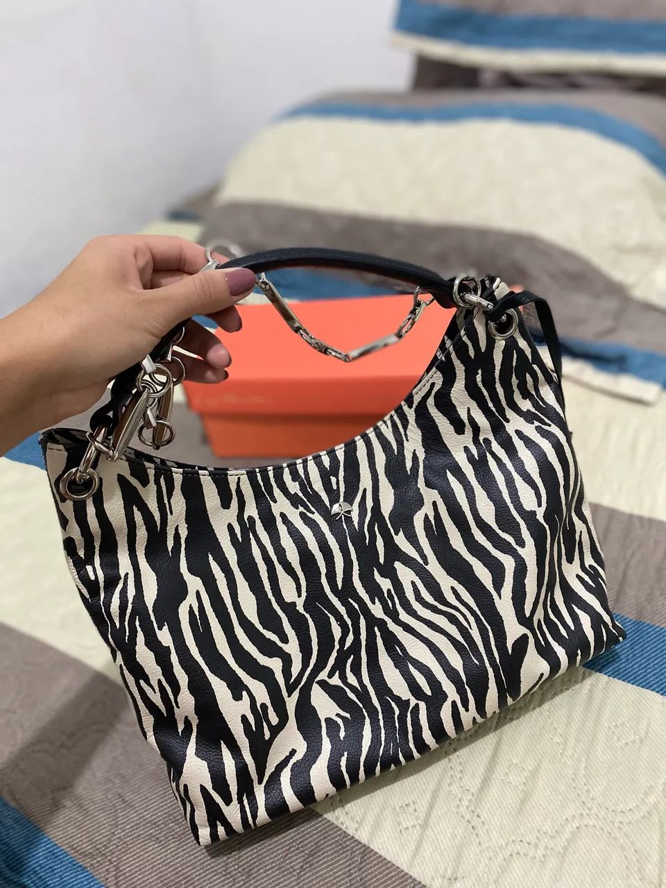 Bolsa Zebra Luiza Barcelos  - Foto 2