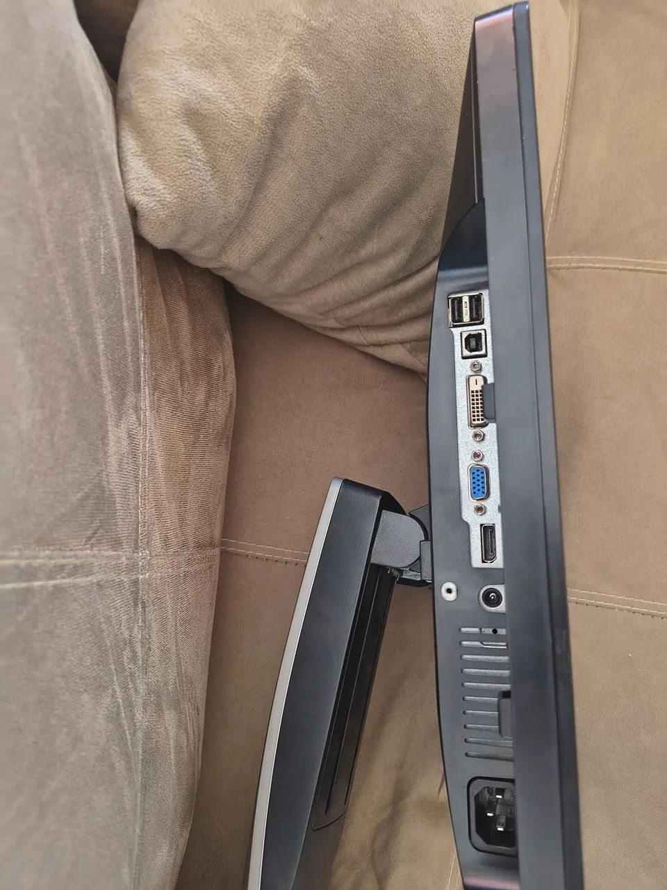 Monitor Dell 20 polegadas com base totalmente giratória  - Foto 2