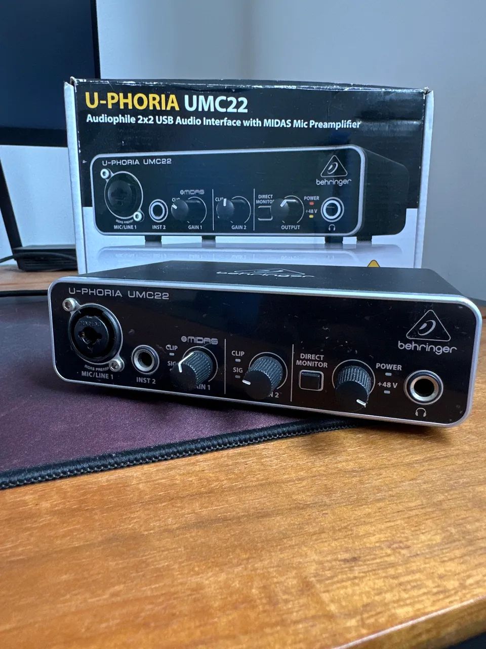 Interface de áudio Behringer UMC22
